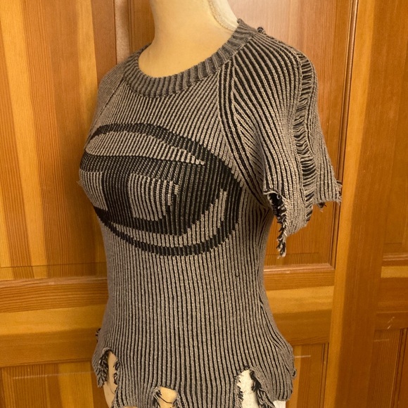 Authentic DIESEL Distressed Sweater. Small - Picture 15 of 16